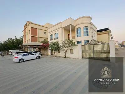 فيلا مفروشة للإيجار في الروضة 1 عجمان بـ 160,000 درهم قابلة للتفاوض | ارتداد كبير جداً و5 غرف ماستر مع خزانات ومجلس وصالتين سهل الوصول لدبي والشارقه