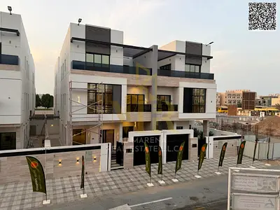 Two-story villa with a rooftop terrace and elevator, 5 rooms, located close to services and public facilities, price negotiable.