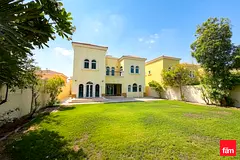 Exquisite 3br Villa | Garden | Kitchen Appliances