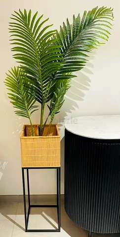Tall Rattan Planter with Metal Stand and Artificial Palm Plant, Size 1,80 cm