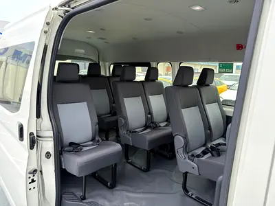 2025 Toyota HIACE — фото 14