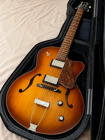 Godin 5th Avenue CW Kingpin II HB (Cognac Burst)