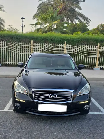 2015 Infiniti Q70 — фото 3