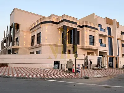 فيلا فاخرة للبيع في الحليو 1 مساحات استثنائية بتشطيب فاخر بسعر شامل كل شئ