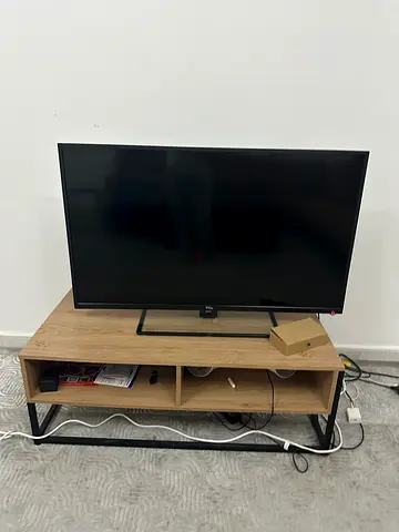 32-inch LED TV in good working condition with stand