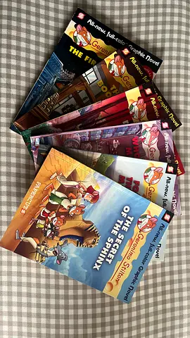 Geronimo Stilton Graphic Novels kids book set (good condition)