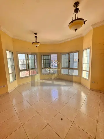 **DEAL**CORNER 3BR WITH PVT ENTRANCE