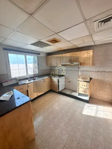 **DEAL**CORNER 3BR WITH PVT ENTRANCE