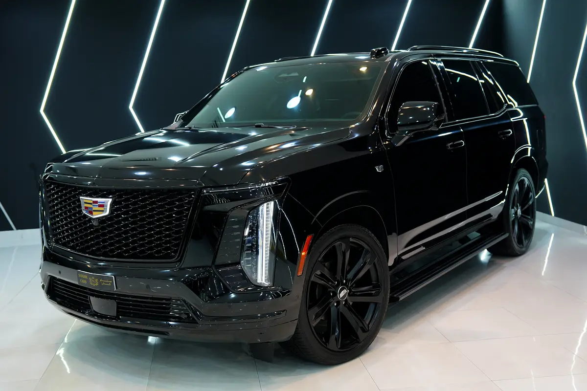Cadillac Escalade 2025 — photo 1 of 18