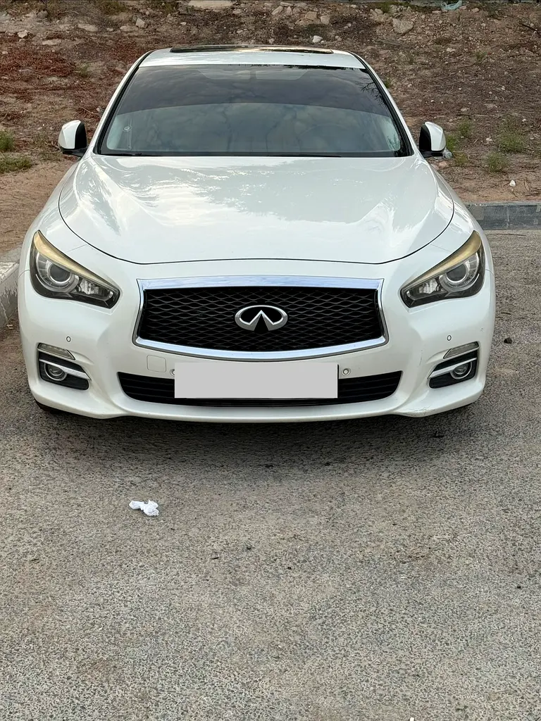 Infiniti Q50 2016 — photo 1 of 6