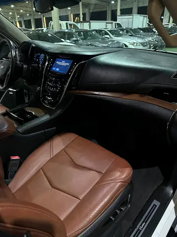 2016 Cadillac ESCALADE 缩略图 12