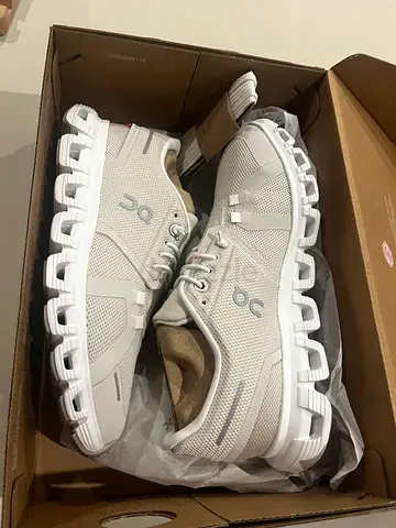 On Cloud running shoes - never used packed with receipts originally price 750