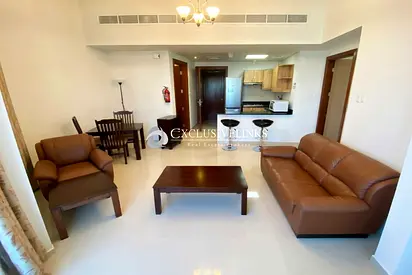 Bright 1 BR | Well Sized | Lake View