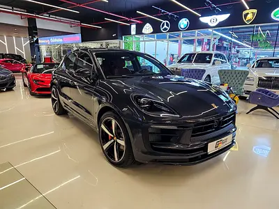 صورة 4 لـ 2024 Porsche MACAN