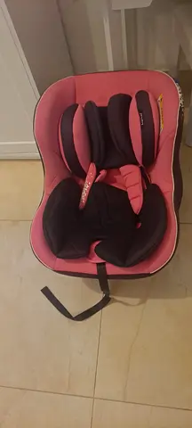 Used pink infant car seat (rear/forward facing) - good condition