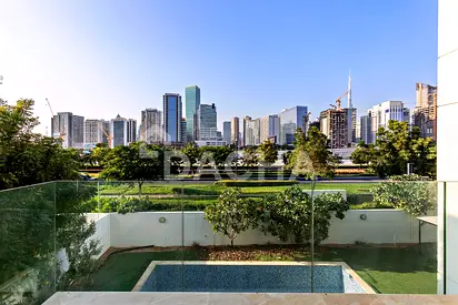 Contemporary | Vacant | Impeccable Condition