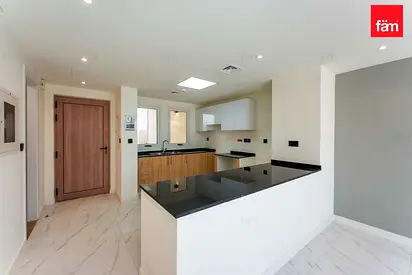 Great Location | End Unit | Open View | Tenanted