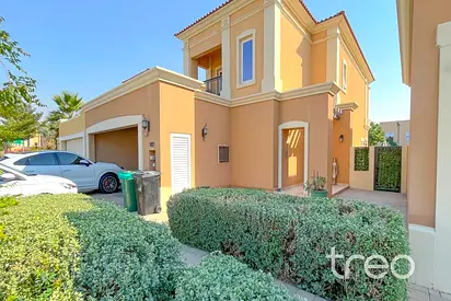 Pool and Park Backing Standalone Villa in La Quinta