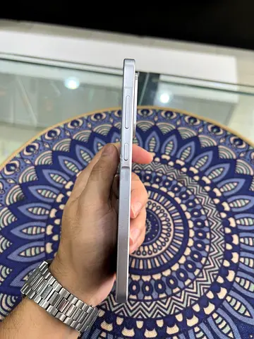 Samsung galaxy A36 5G smartphone in excellent physical condition - side view