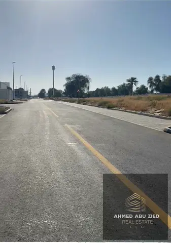 أرض سكنية استثمارية فلل للبيع في الحميدية 2 عجمان، مساحة 575 متر مربع، بالقرب من مسجد أبو موسى وشارع الشيخ زايد ومحطة الكهرباء، مناسبة لبناء الفلل.