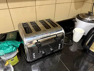 4-slice stainless steel toaster - good working condition