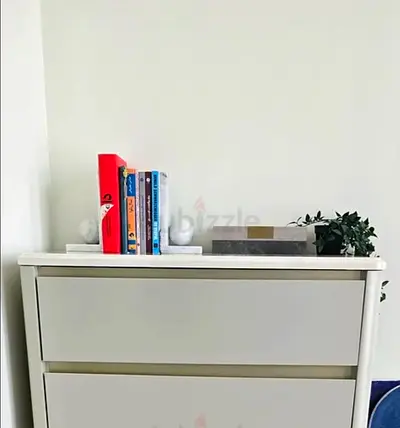 White Marble Book Holder in Flawless Condition