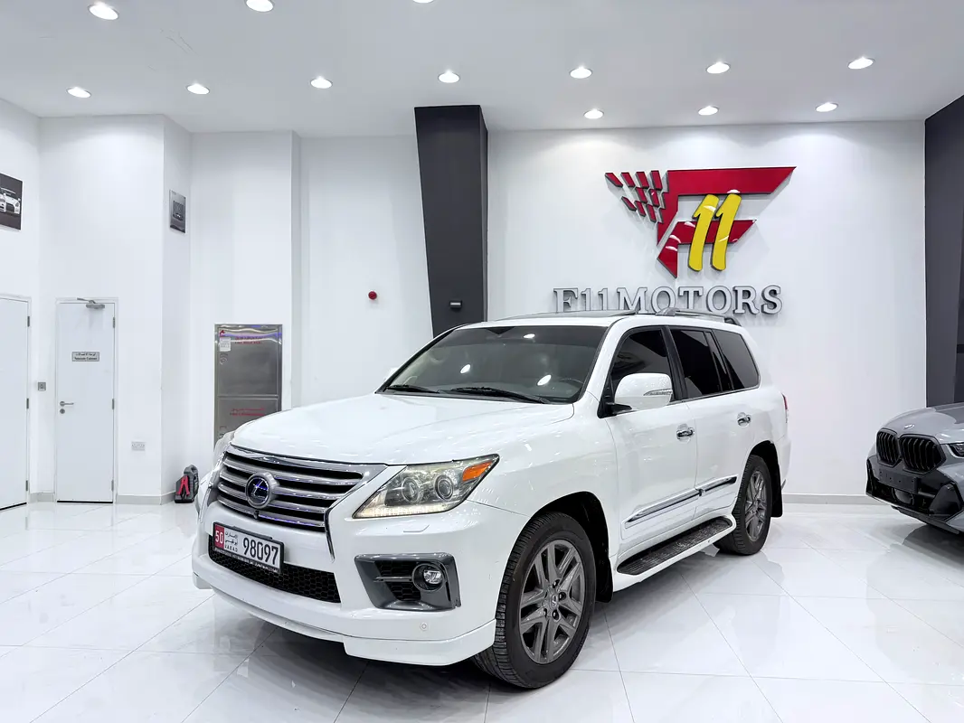 Lexus LX-Series 2014 — photo 1 of 14