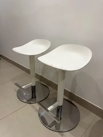 Super Stylish 2 White Bar Stools
