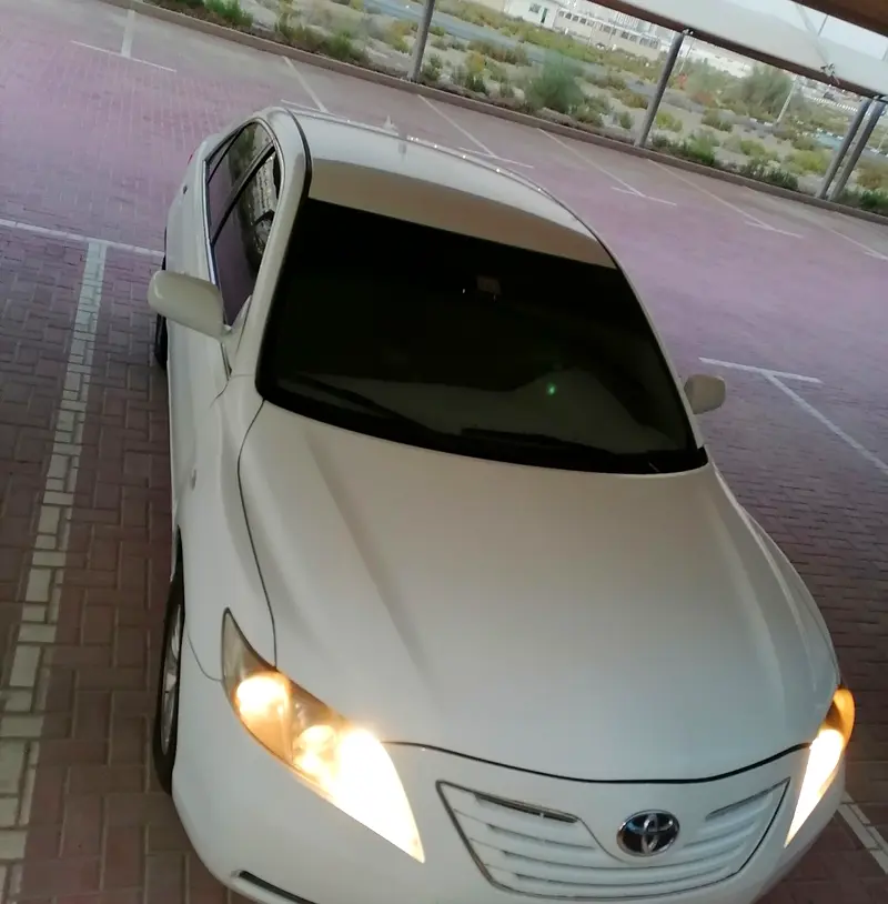 Toyota Camry 2009 — photo 1 of 7
