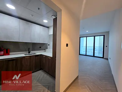 HIGHER FLOOR - LUXURY 2 BHK - BRAND NEW BUILDING - DISHWASHER INCLUDED