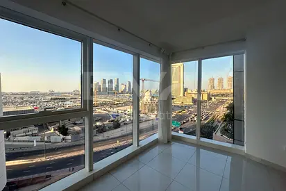 HOT OFFER | VACANT NOW | STUNNING SEA VIEW