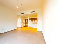 Low Floor | Chiller free | Well Maintained