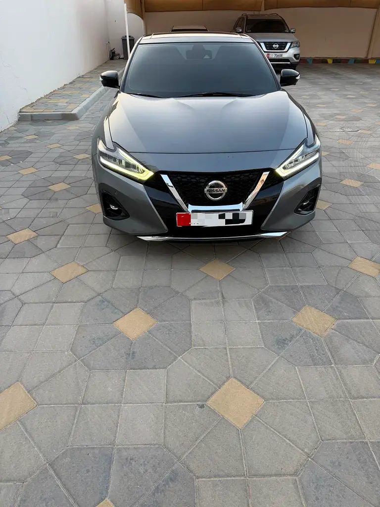 Nissan Maxima 2021 — photo 1 of 10