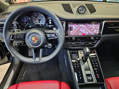 صورة 9 لـ 2024 Porsche MACAN