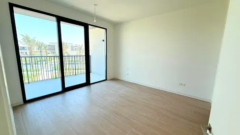 Single Row | Handed Over | Ready to Move | Prime Location