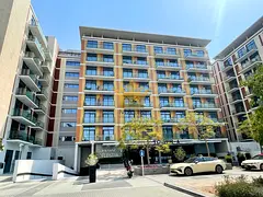 ✨ Large Specious Furnished Studio with Parking✨