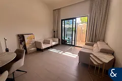 Spacious open plan | Large Terrace | bright