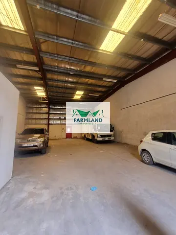 WITH RACKING I COMFORTABLE LOADING I PRIME LOCATION