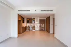 Waterfront Living | Ready to Move in | Low Floor