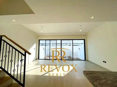 SINGLE ROW 5BR TOWNHOUSE | GARDEN FACING | CLOSE TO CENTRAL HUB