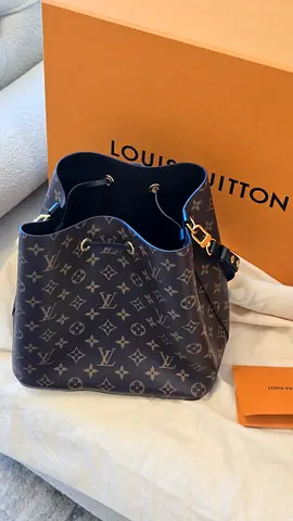 Louis Vuitton Monogram Canvas Bucket Bag (NéoNoé style) - Navy Trim