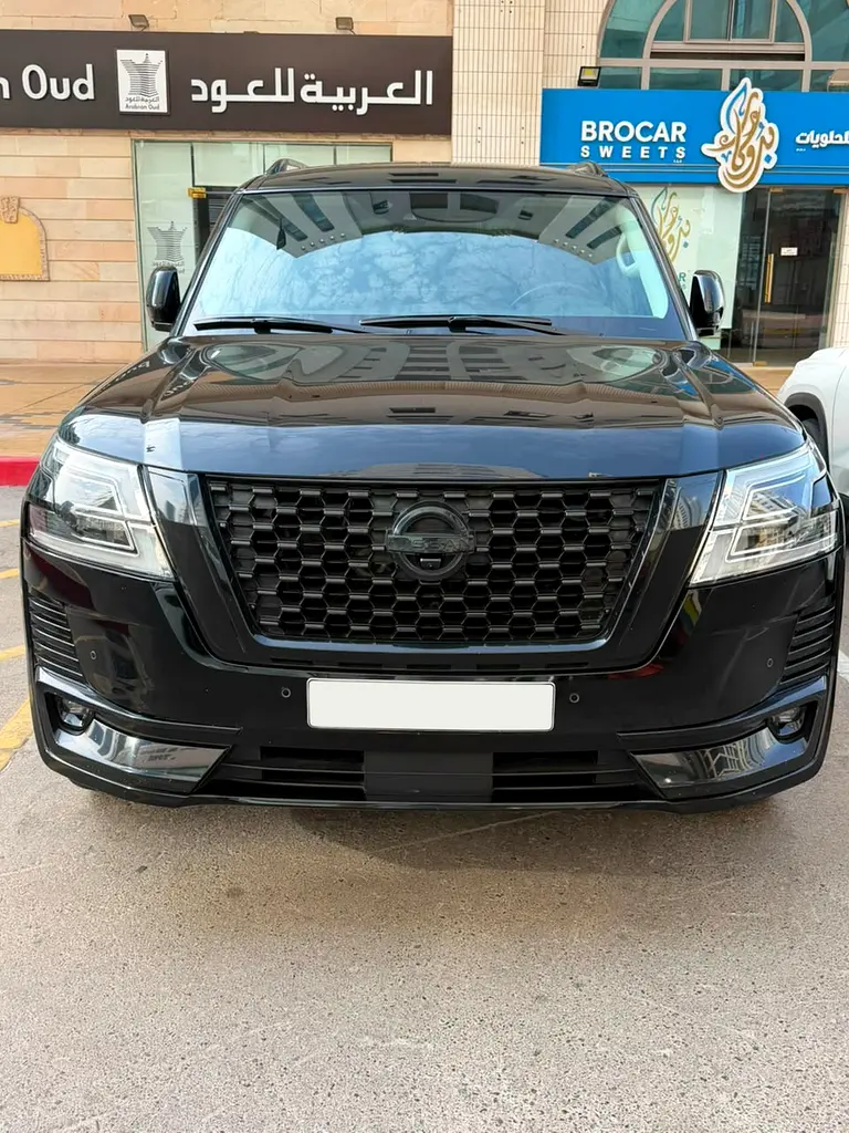 Nissan Patrol 2022 — photo 1 of 7