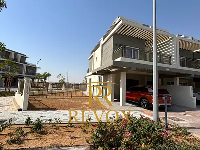 SINGLE ROW 3BR TOWNHOUSE | CORNER UNIT | LANDSCAPPED L- SHAPPED GARDEN