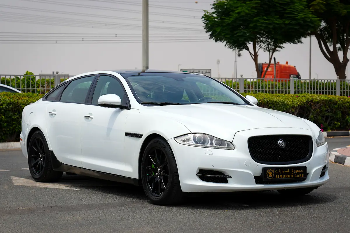 Jaguar XJ 2013 — photo 1 of 18