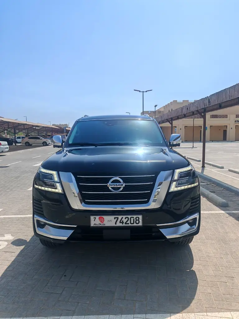 Nissan Patrol 2021 — photo 1 of 9