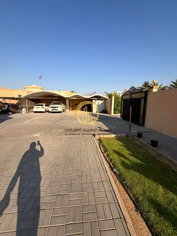 For sale: a villa in Al-Ramtha, Wasit District, area 14,200 sq ft, prime location, second row from