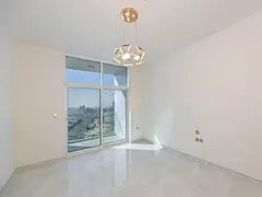 Modern Furnished Studio | Skyz by Danube