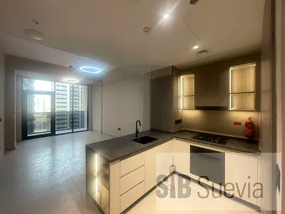 Modern 1 BED | High Floor | Prime Community