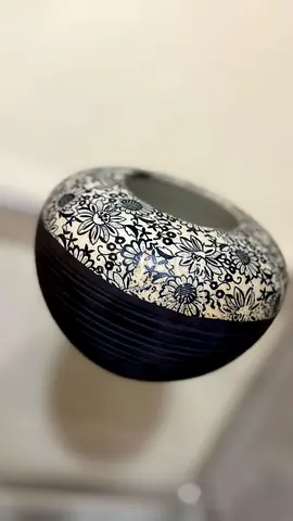 Hand-painted Floral Ceramic Vase — Black  Ivory Decorative Pot