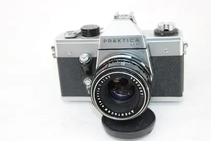Praktica LLC 1.8 - 50mm Camera
